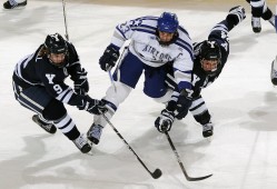 半岛体育-凯恩回归赛场，问鼎冠军首场状态亮眼，TES观众沸腾！